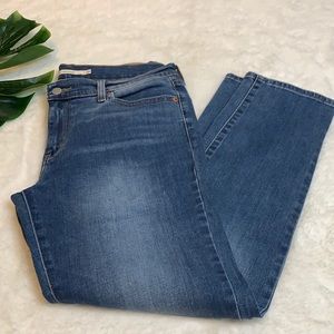 Levi’s boyfriend jeans